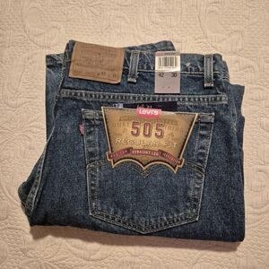 Levi's 505 men's jeans 42 x 30 regular fit, straight leg medium wash NWT